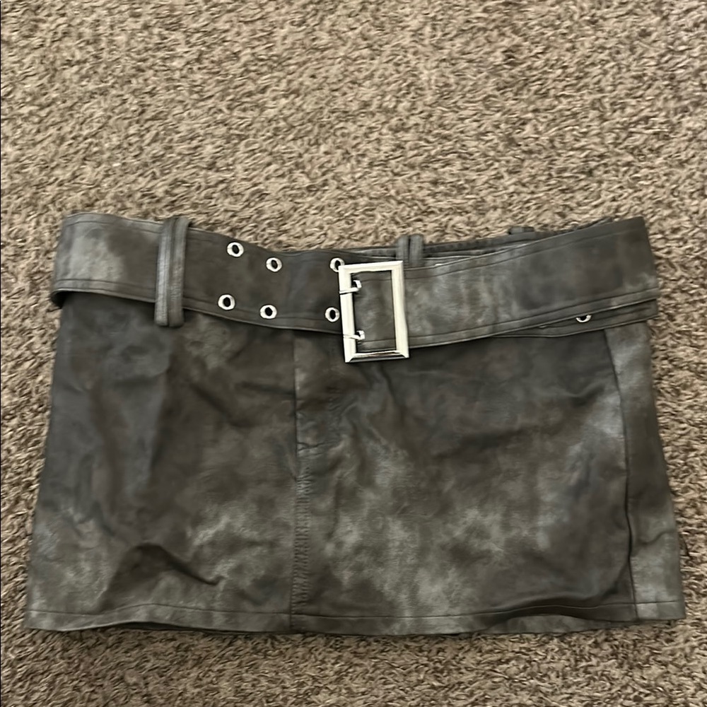 Stylish Gray Mini Skirt with Belt